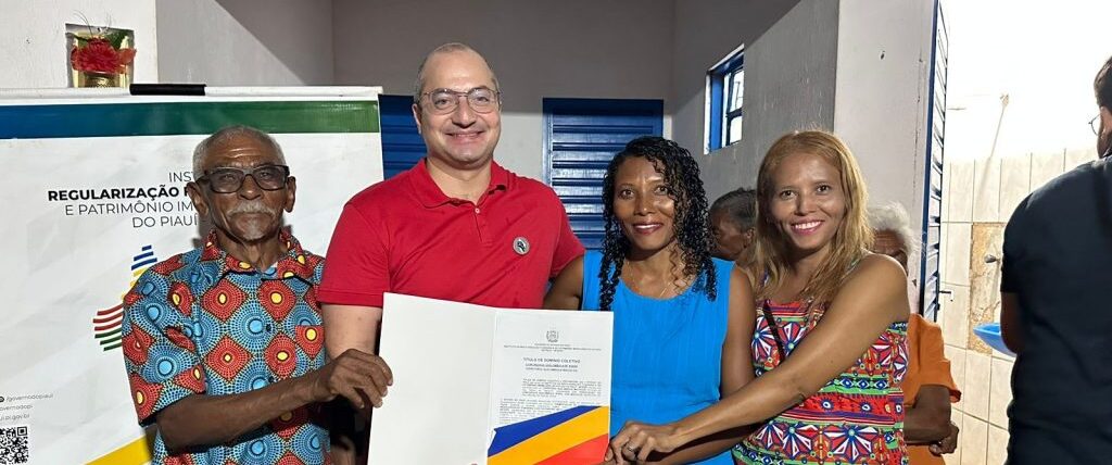 Interpi entrega Título Coletivo de Propriedade para Comunidade Quilombola Macacos em São Miguel do Tapuio