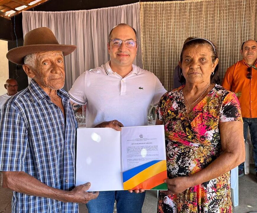 Interpi entrega títulos definitivos de terras para dezenas de famílias na comunidade Soizão, em Oeiras